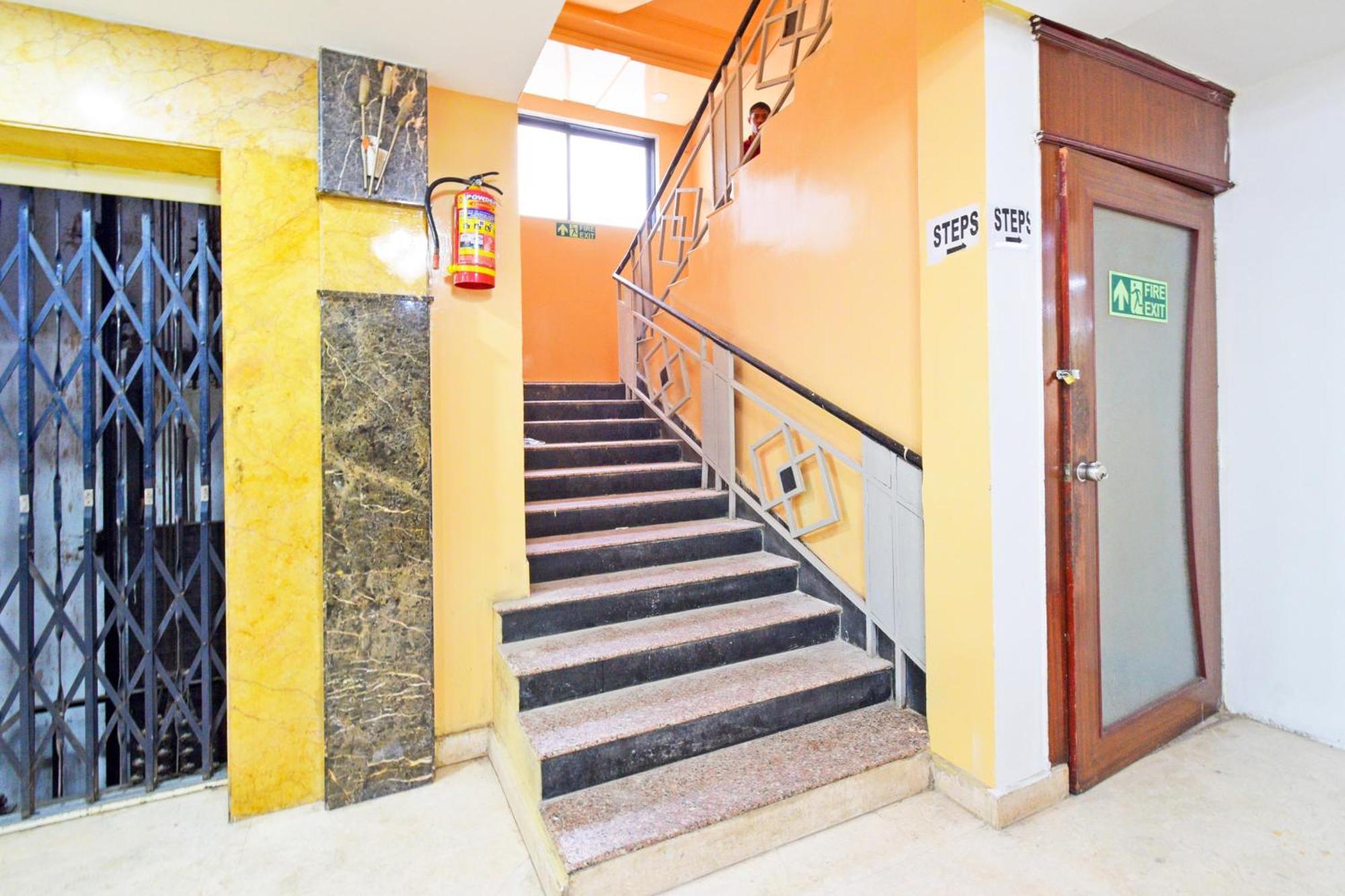 Super Townhouse Ameerpet Balkampet Road Hyderabad Exteriör bild